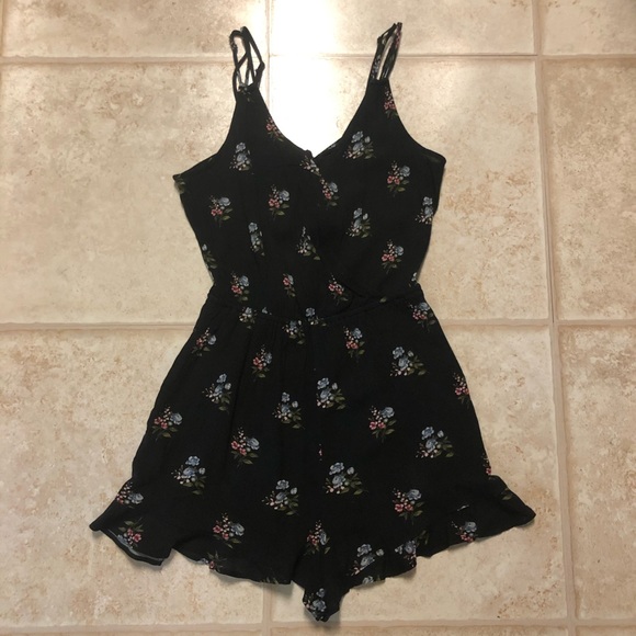 American Eagle Outfitters Pants - Floral Romper